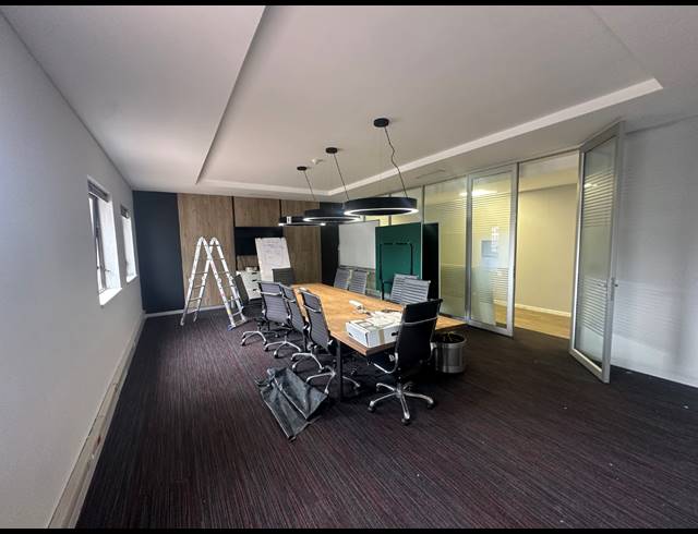 2,294M² BUILDING FOR SALE IN CENTURY CITY